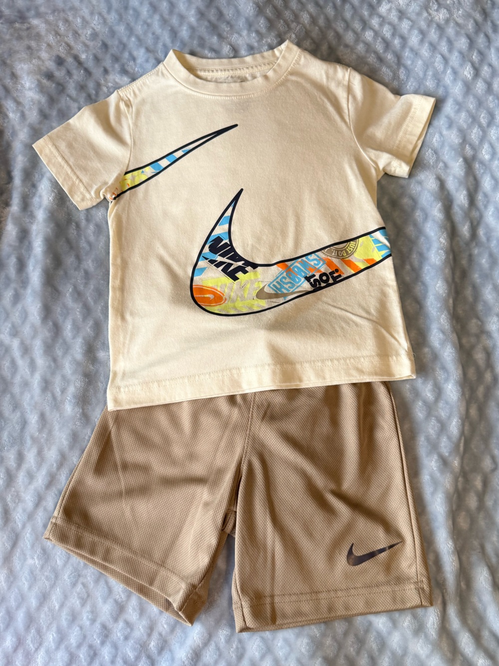 Nike Boys Tee and Shorts Set EUC!-Like New